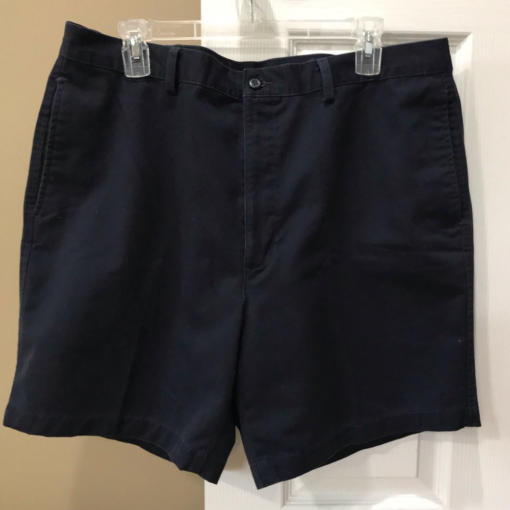 Men’s Navy Flat Front Shorts — 38W